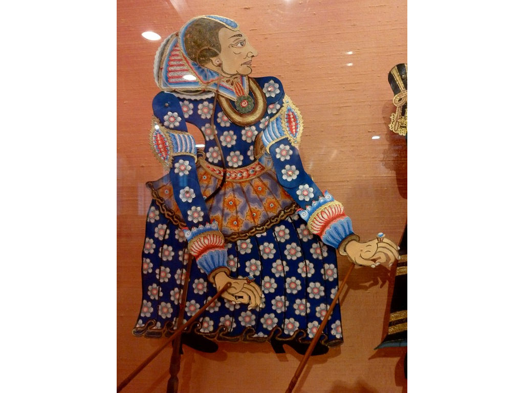 Louise-de-Coligny-4th-wife-2nd-version-vitrine-Delft