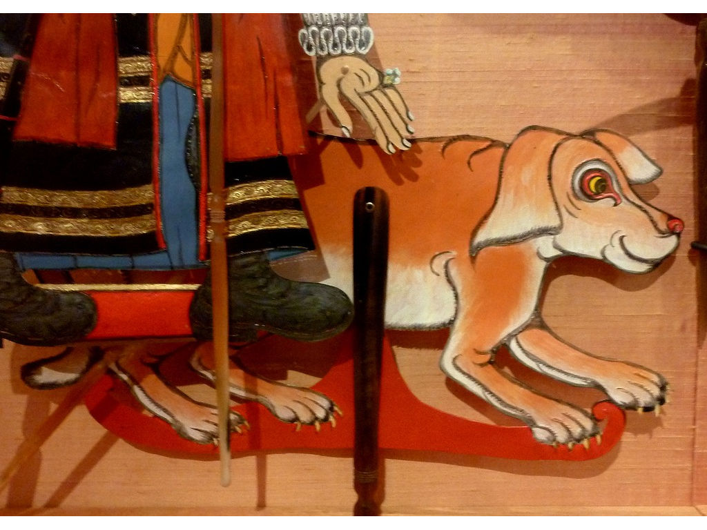 Pompey-dog-vs-1-vitrine-Delft