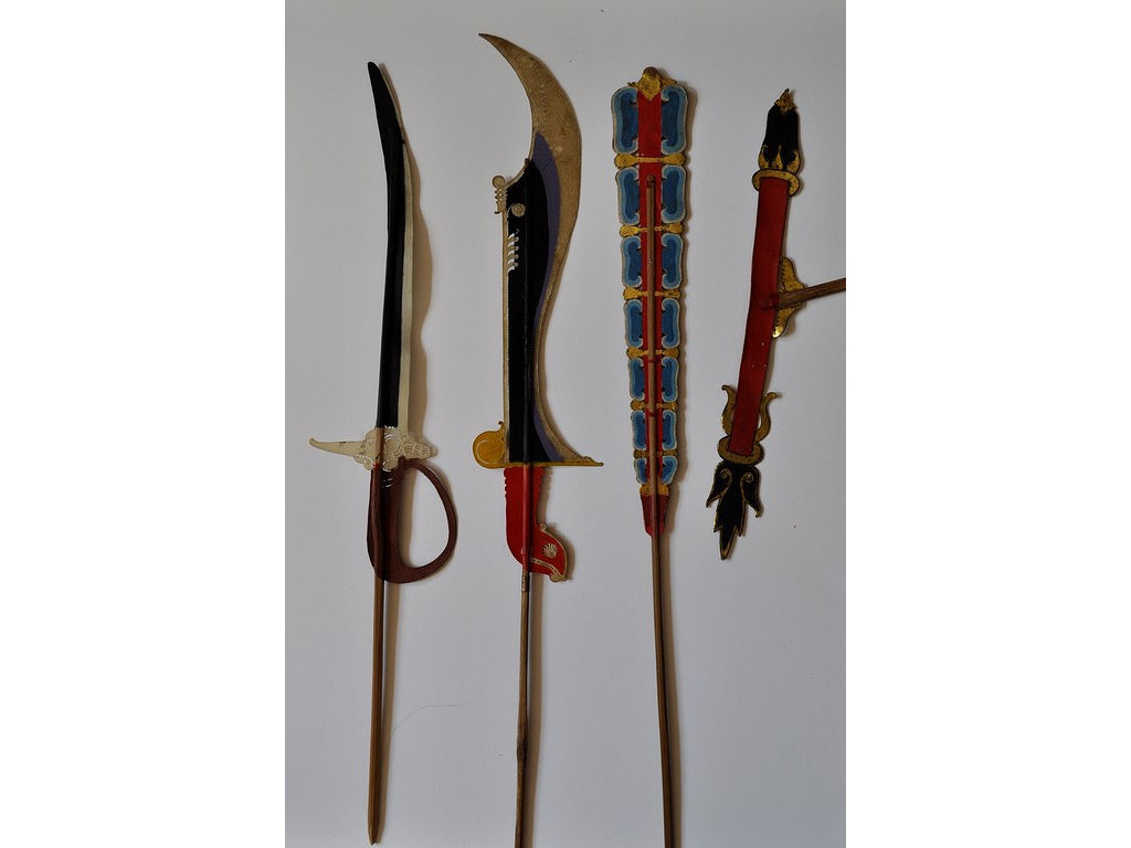 weapons-daggars-club-41-42-35-37