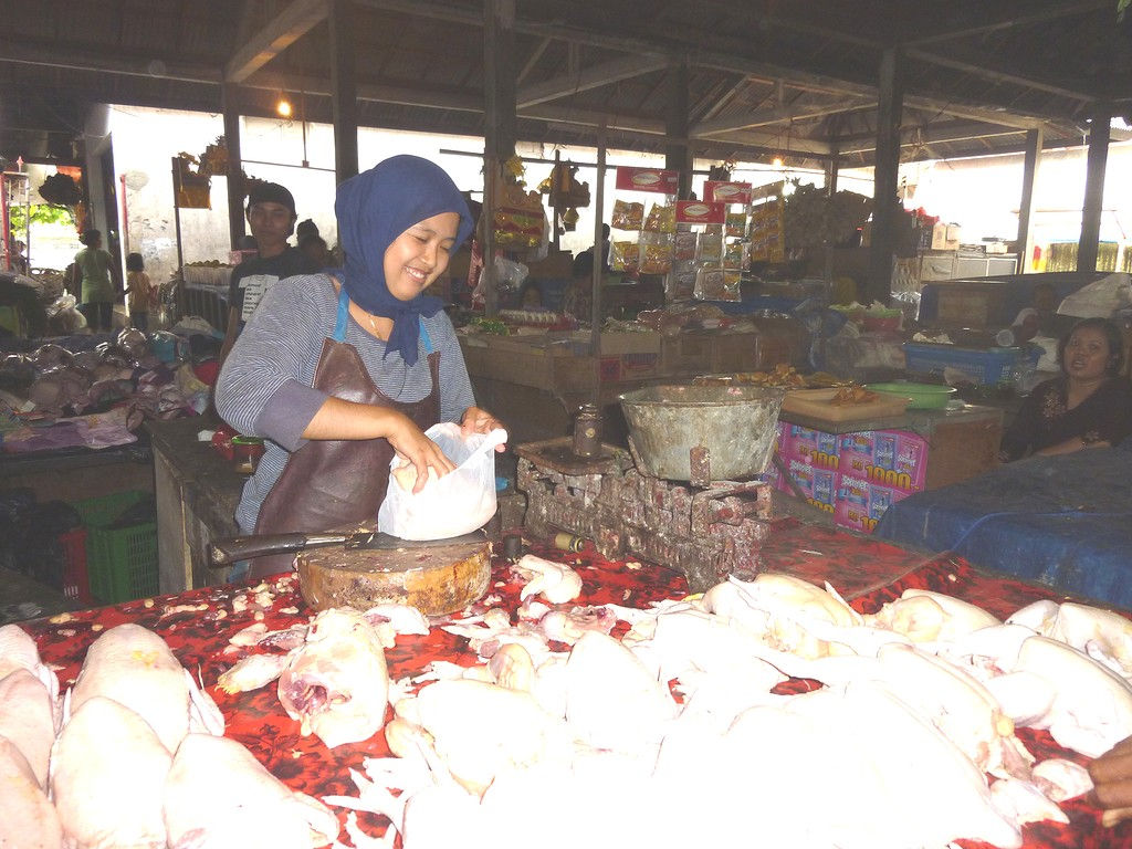 chicken-buying-market-Kramb-nov-11-2