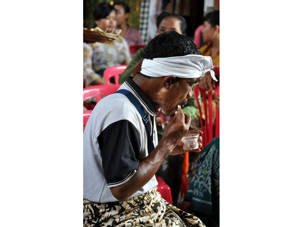 icecream-eating-old-man-4.11.11-2