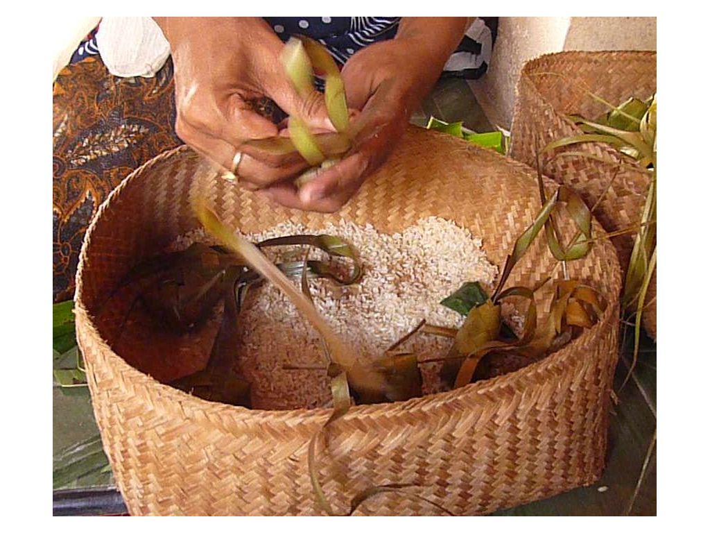 ketipat-rice-filling-4.11.11-2
