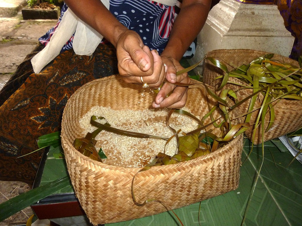 ketipat-rice-filling-4.11.11-4