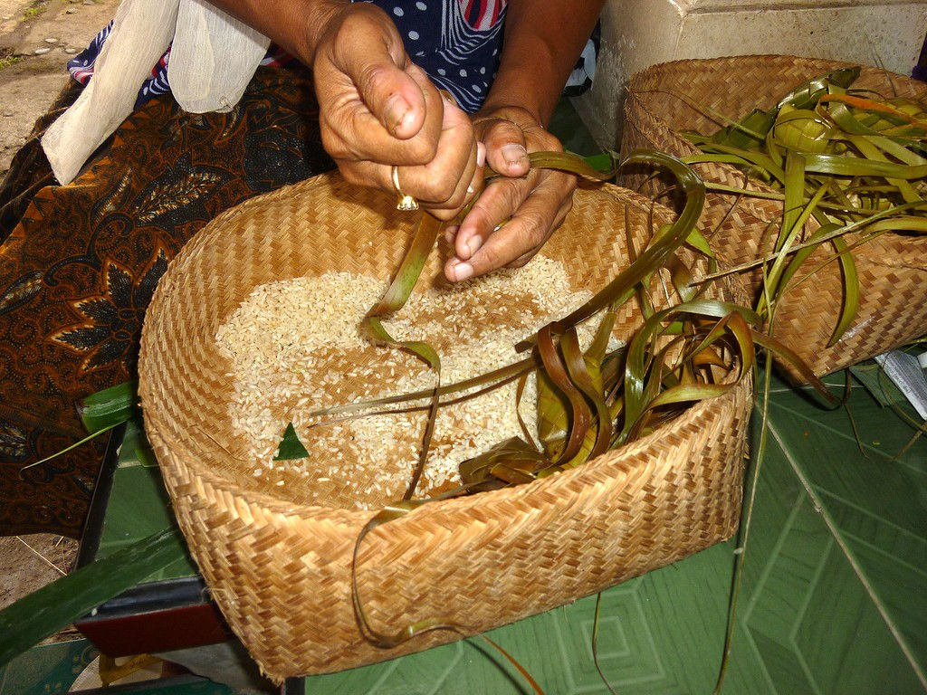 ketipat-rice-filling-4.11.11-5