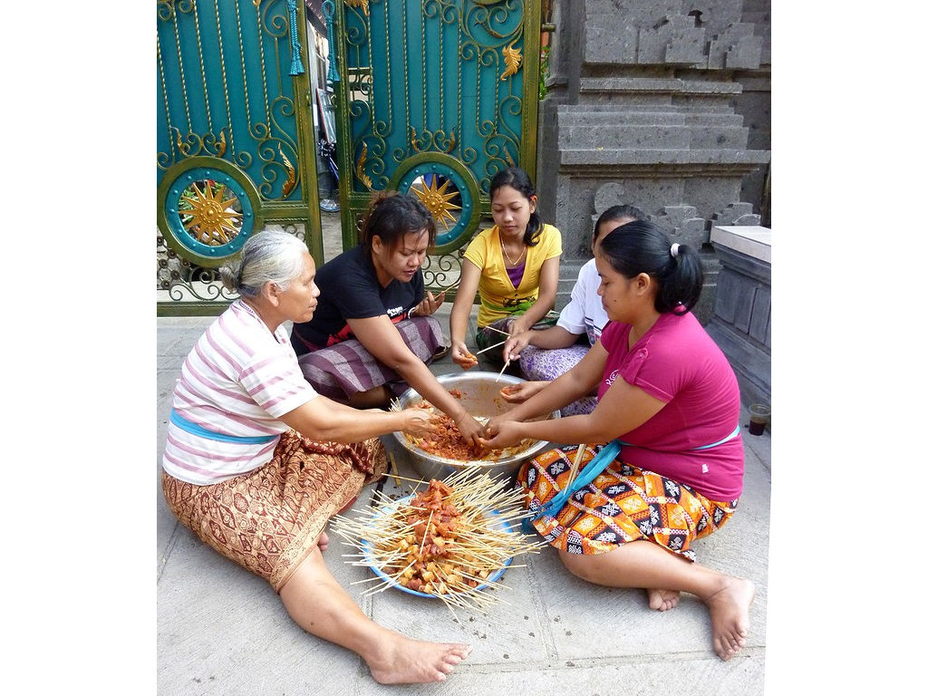 sate-sticks-women