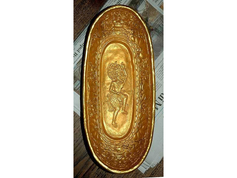 lelancang-gold-hanuman-inside