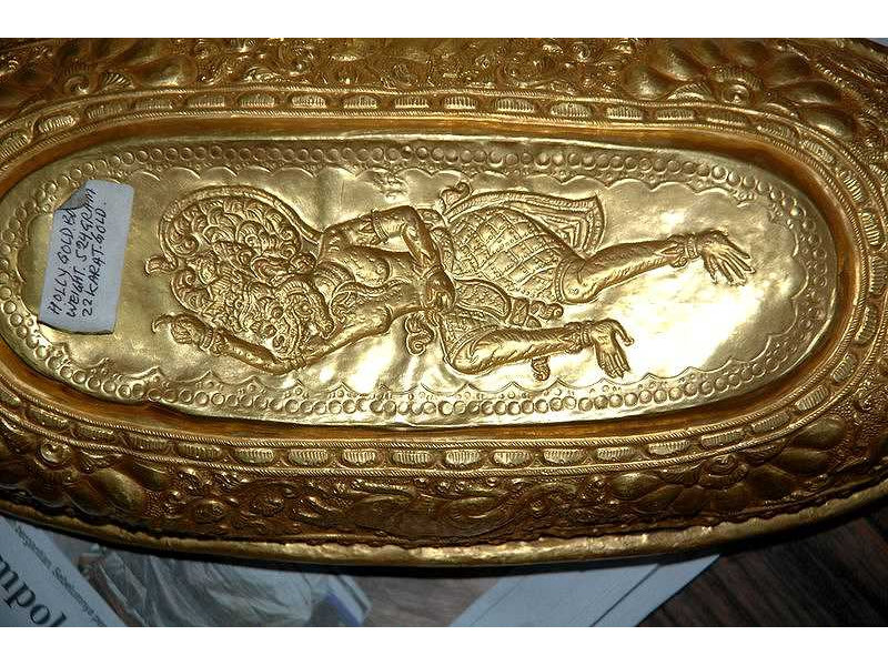 lelancang-gold-hanuman-outside-ornament-nimbus
