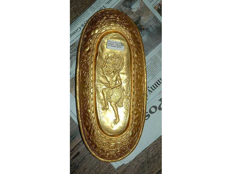lelancang-gold-hanuman-outside