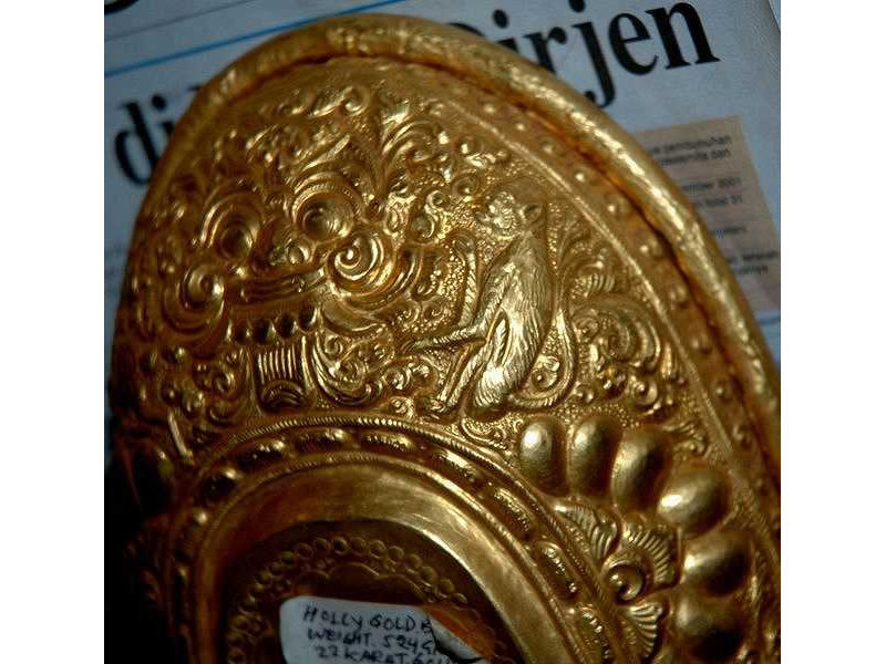 lelancang-gold-monkey-ornament