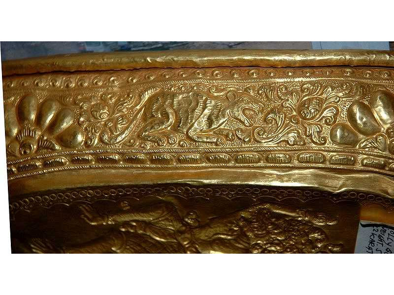 lelancang-gold-tiger-ornament