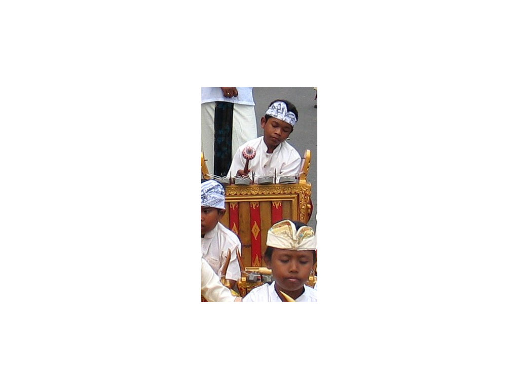 jegog-angklung-DYBaturiti-29.6.06-2