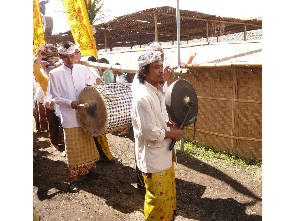 tambur-gong-offering-Ligya-Sibetan-08