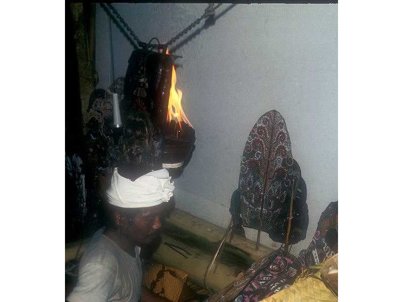 gunungan-nbali-twalen-idabgsgde-sukasada-1973