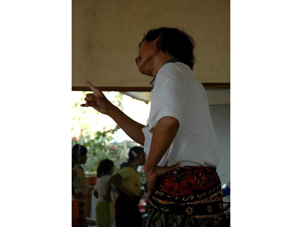 -Ketut-headmovements