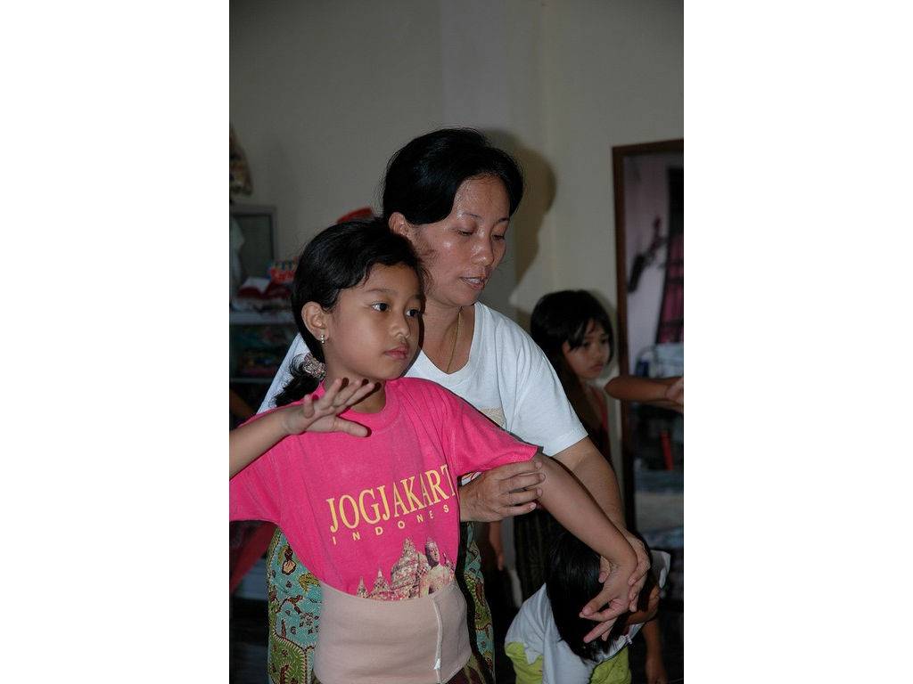 -teacher-girl-correction-dance