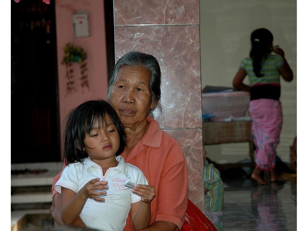 -grandmother-girl-dancer
