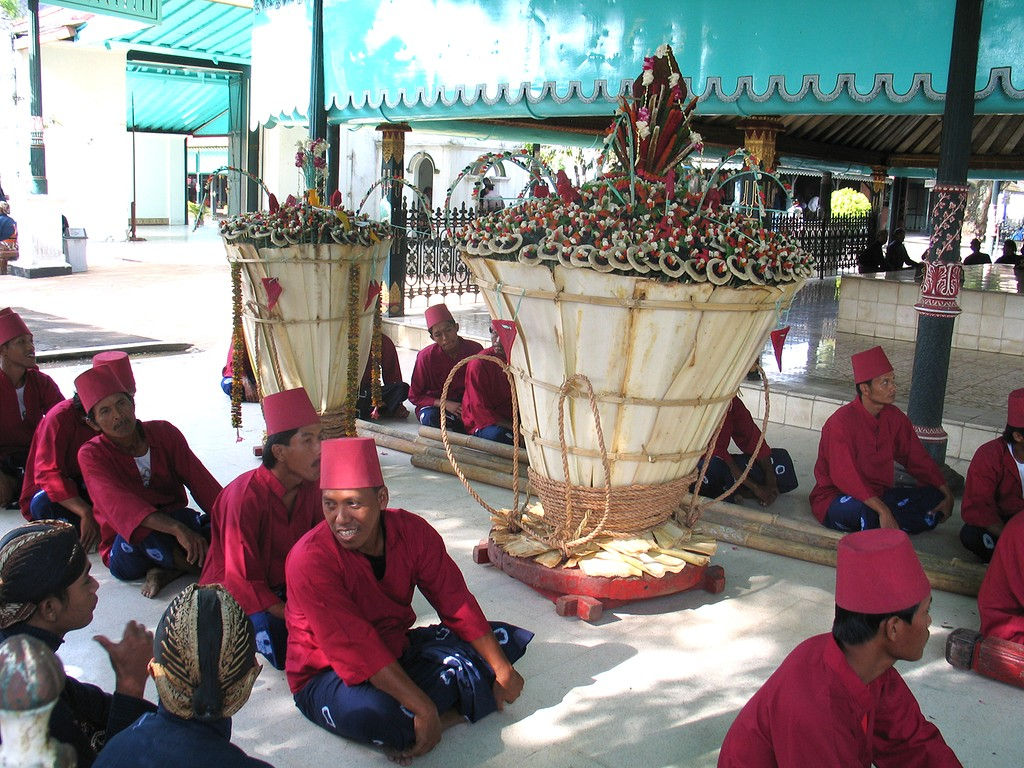 -gunungan1.2-float-dragers-pavilion