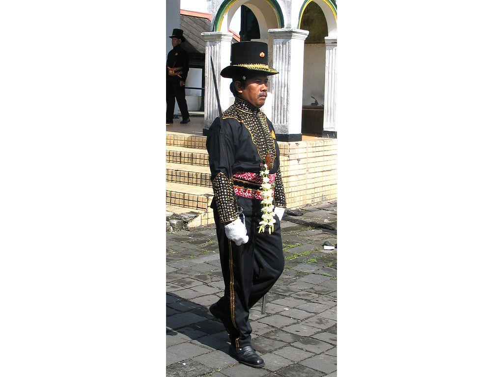-Bugis-leader-patola-det