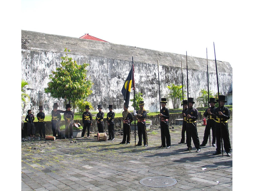 -Bugis-flag-waiting