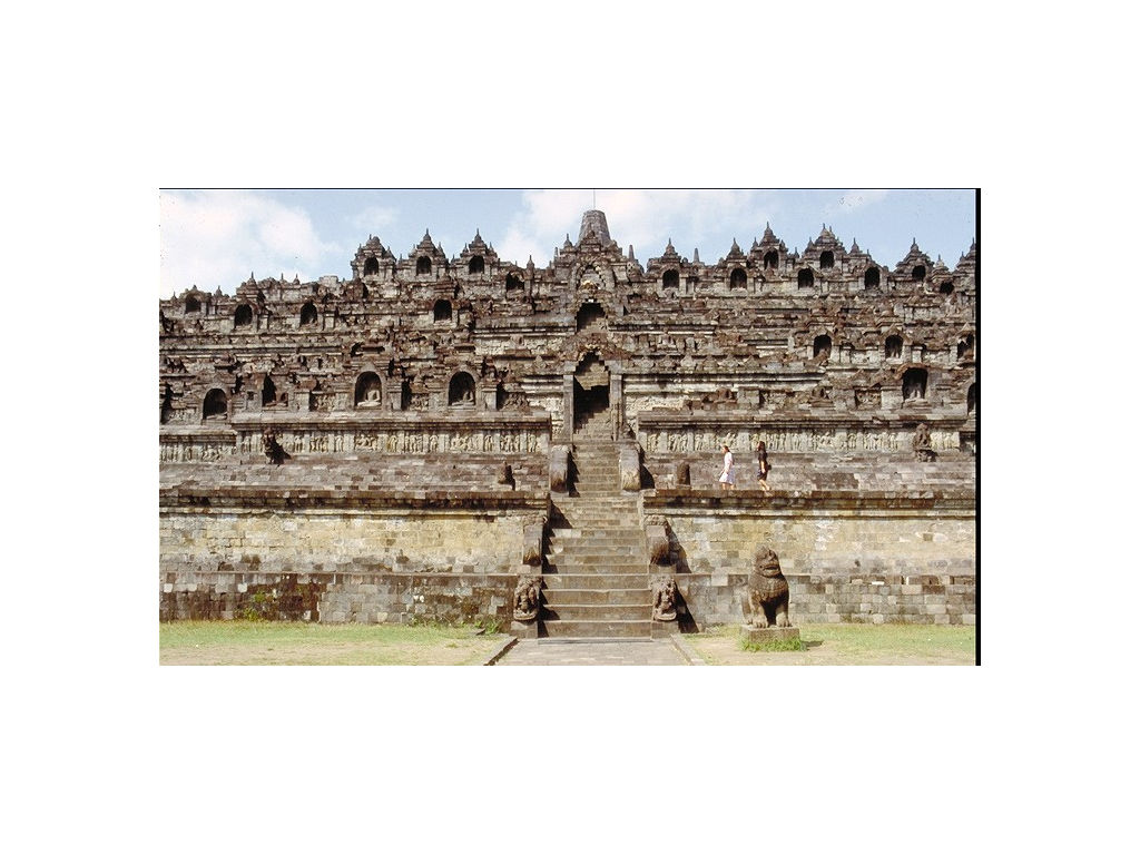 bOROBUDURNORTH-STEPS