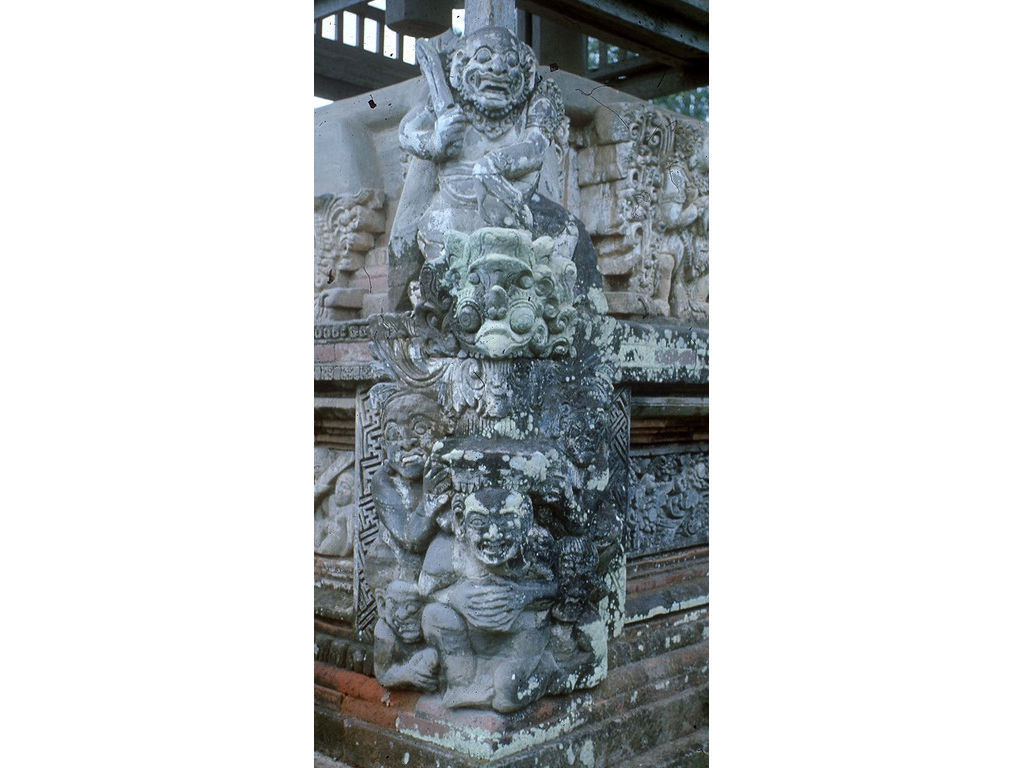 Sidan-balekulkul-NW-man-saw