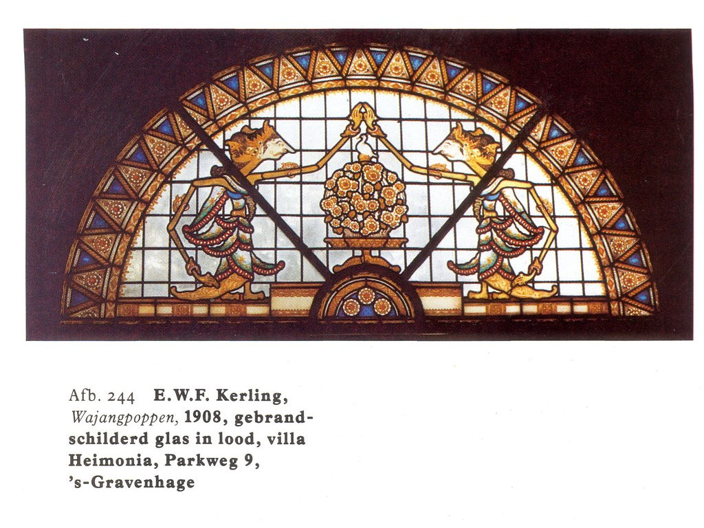 Kerling-glas-in-lood-wayangpoppen-1908