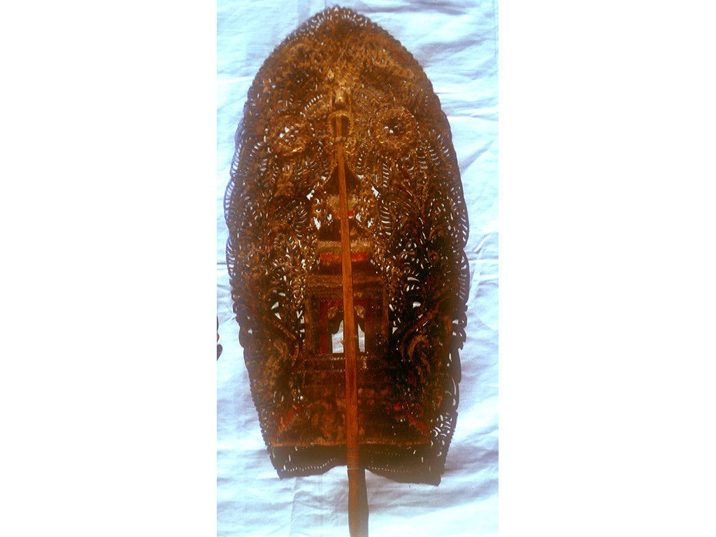 Gunungan-NBali-DalangGianyar-Tejakula-1972