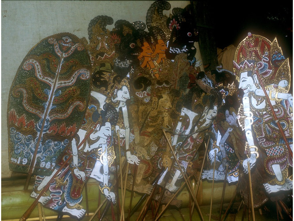Gunungan-NBali-Pandawas-DalangSubandhi-Pemaron-1975