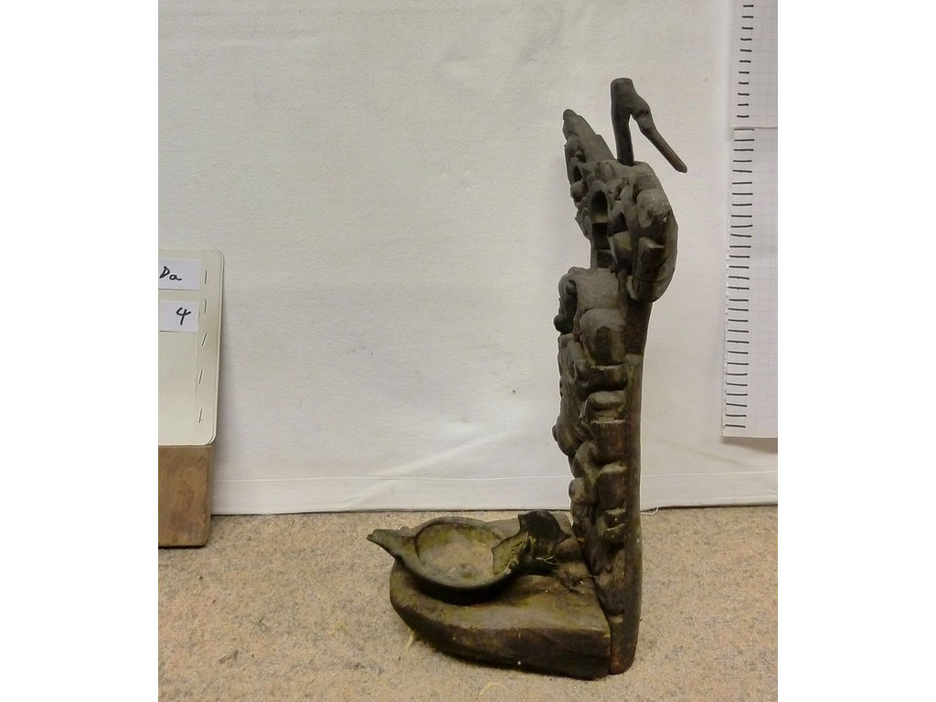 Wayang-lamp-c.W.Angst-ex-c.Seltmann-Da-04-side-jav-brass-oillamp-SBali
