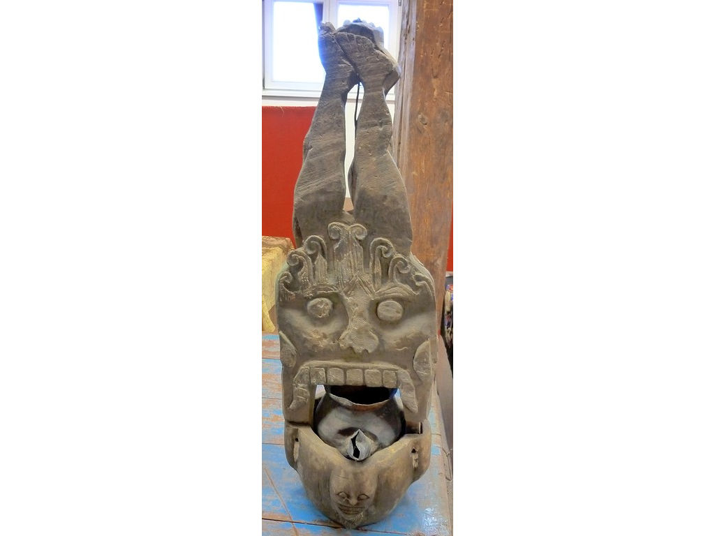 wayang-lamp-c.W.Angst-Da-front-buta-sungsang-legs-metal-lamp-human-head