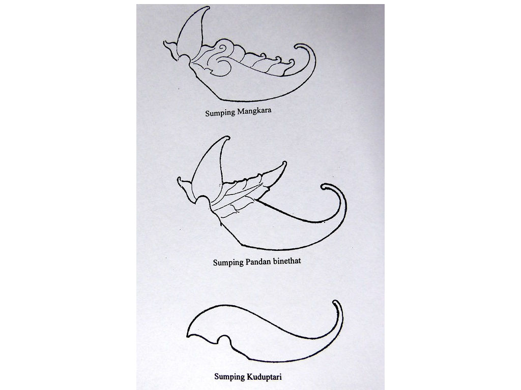 ear-ornament-sumping-2-on-top-of-ear