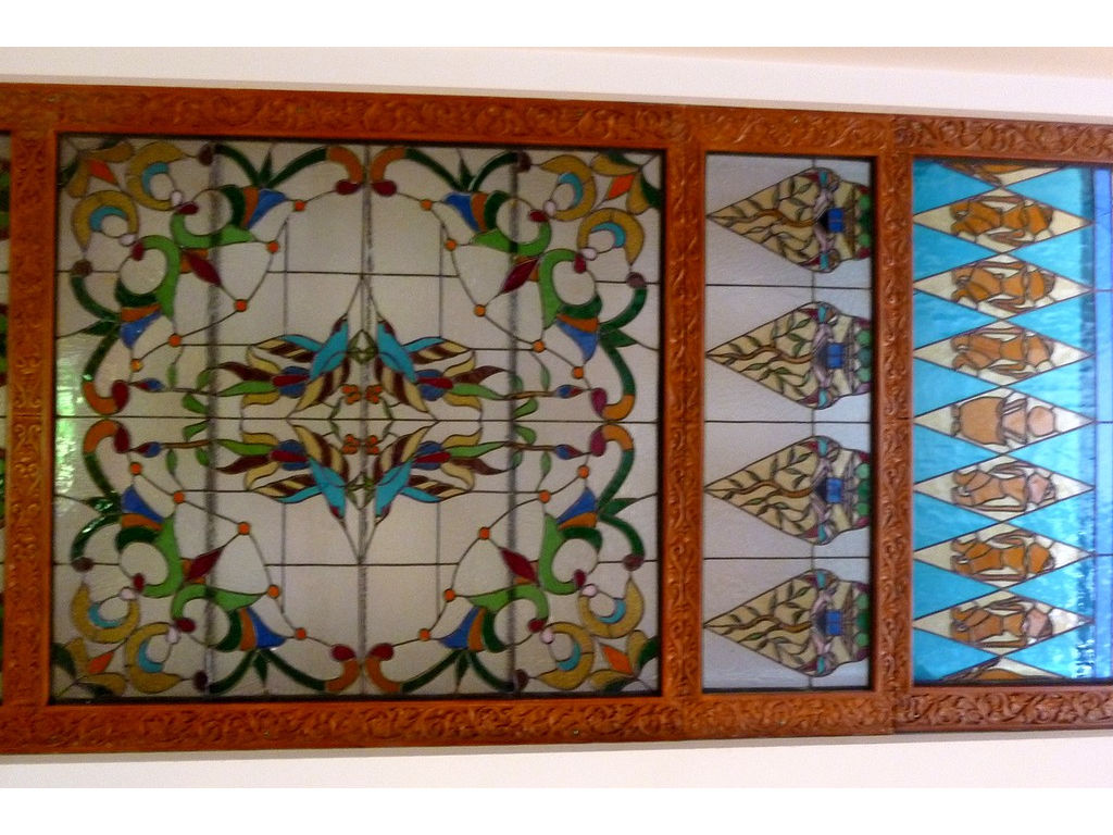 glass-window-resto-floral-panel-gunungan-wayang-Toorop