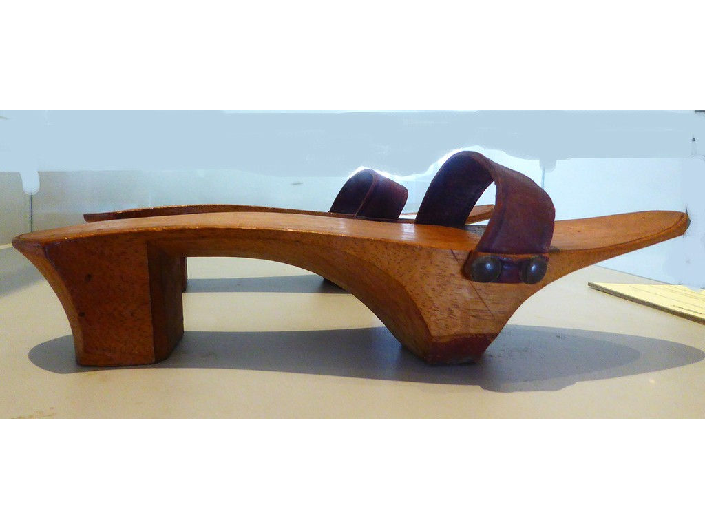 Sandal-Sulawesi-No-27183-MusNas-side