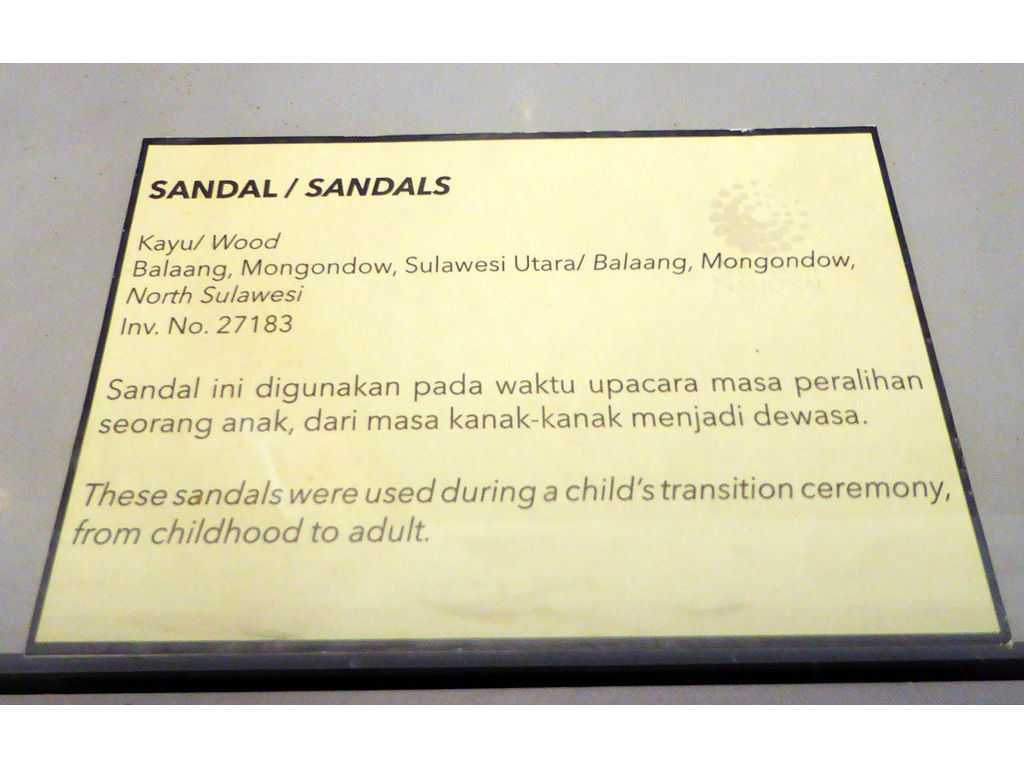 Sandal-Sulawesi-No-27183-MusNas-text