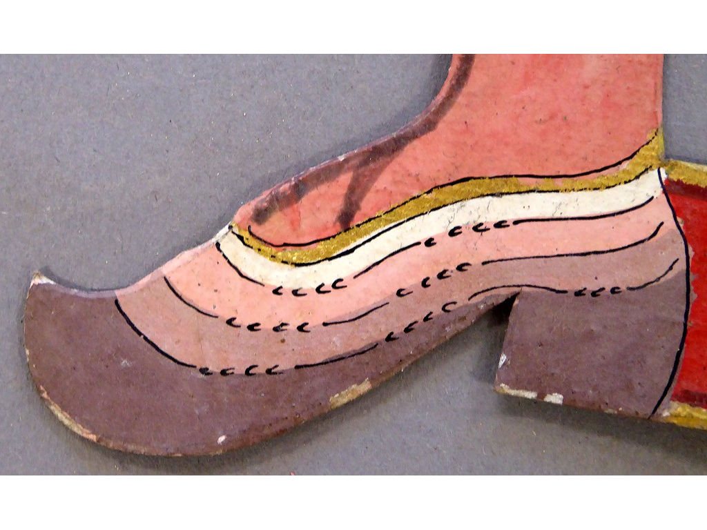 Temburu-Sa-16-voorkant-schoen-links