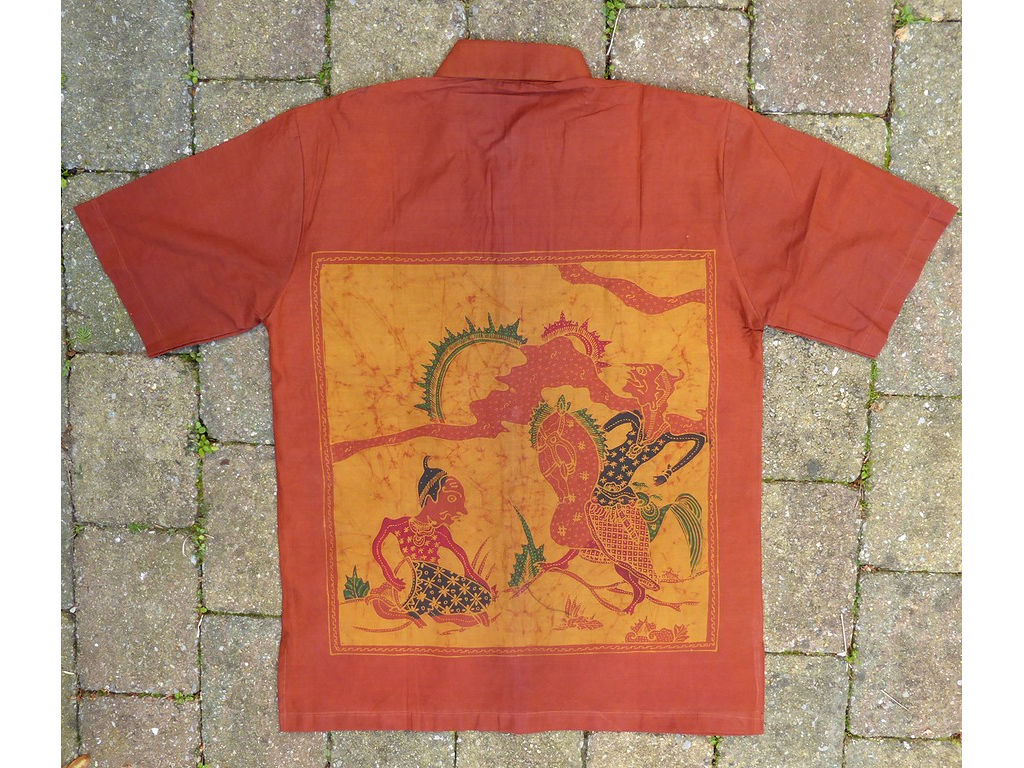 overhemd-rood-achter-totaal-c.Hinzler